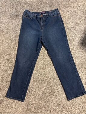 Women’s Gloria Vanderbilt Jeans Size 16